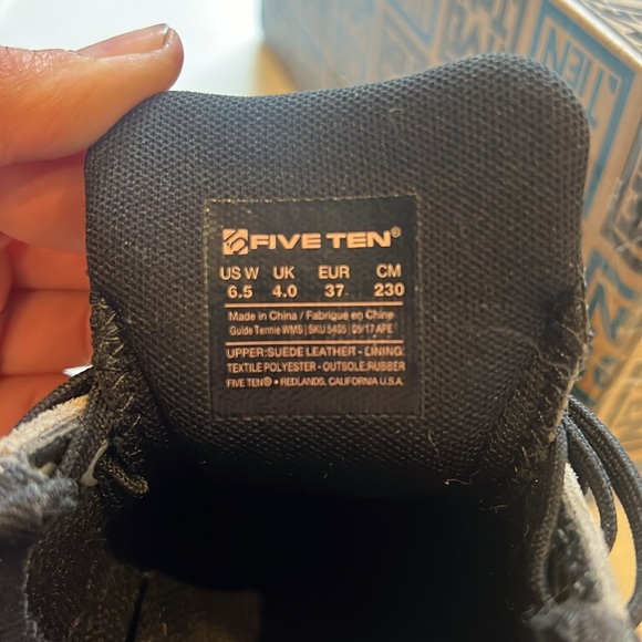 New In Box: Five Ten Approach Shoes with patented Stealth Rubber. Grey. - Picture 4 of 4